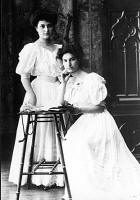Marguerite et Yvonne Francois