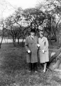 Georges Proth et une jumelle