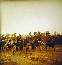 Départ du sultan Moulay Youssef de Meknès. Son passage à la porte Bab Berdaïn